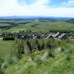 Lama-gite-des-puys T3 Lamado Vue Epoustouflante Sud Avec Grande Terrasse * Super Besse