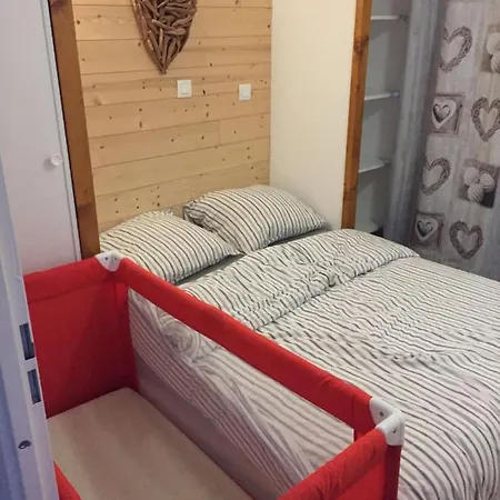 Lama-gite-des-puys T3 Lamado Vue Epoustouflante Sud Avec Grande Terrasse Daire