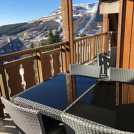 Lama-gite-des-puys T3 Lamado Vue Epoustouflante Sud Avec Grande Terrasse 아파트