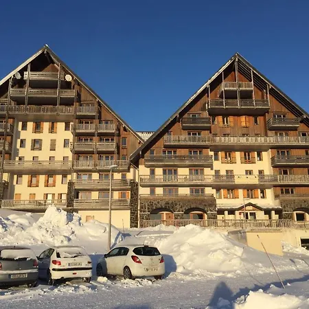 Lama-gite-des-puys T3 Lamado Vue Epoustouflante Sud Avec Grande Terrasse *